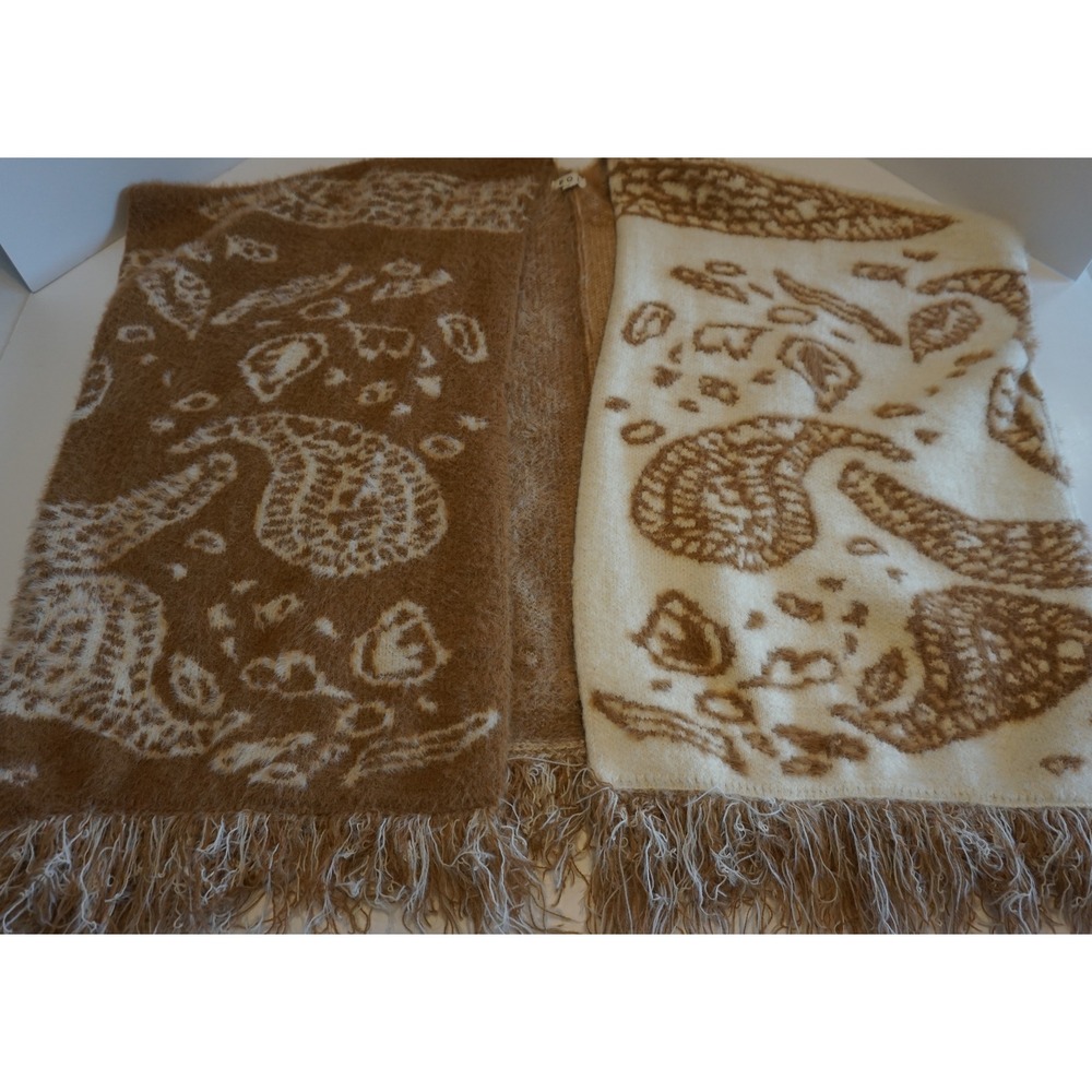 POL Paisley Fuzzy Knit Fringe Poncho Wrap Camel Cream GST317 Womens Small - Picture 8 of 9